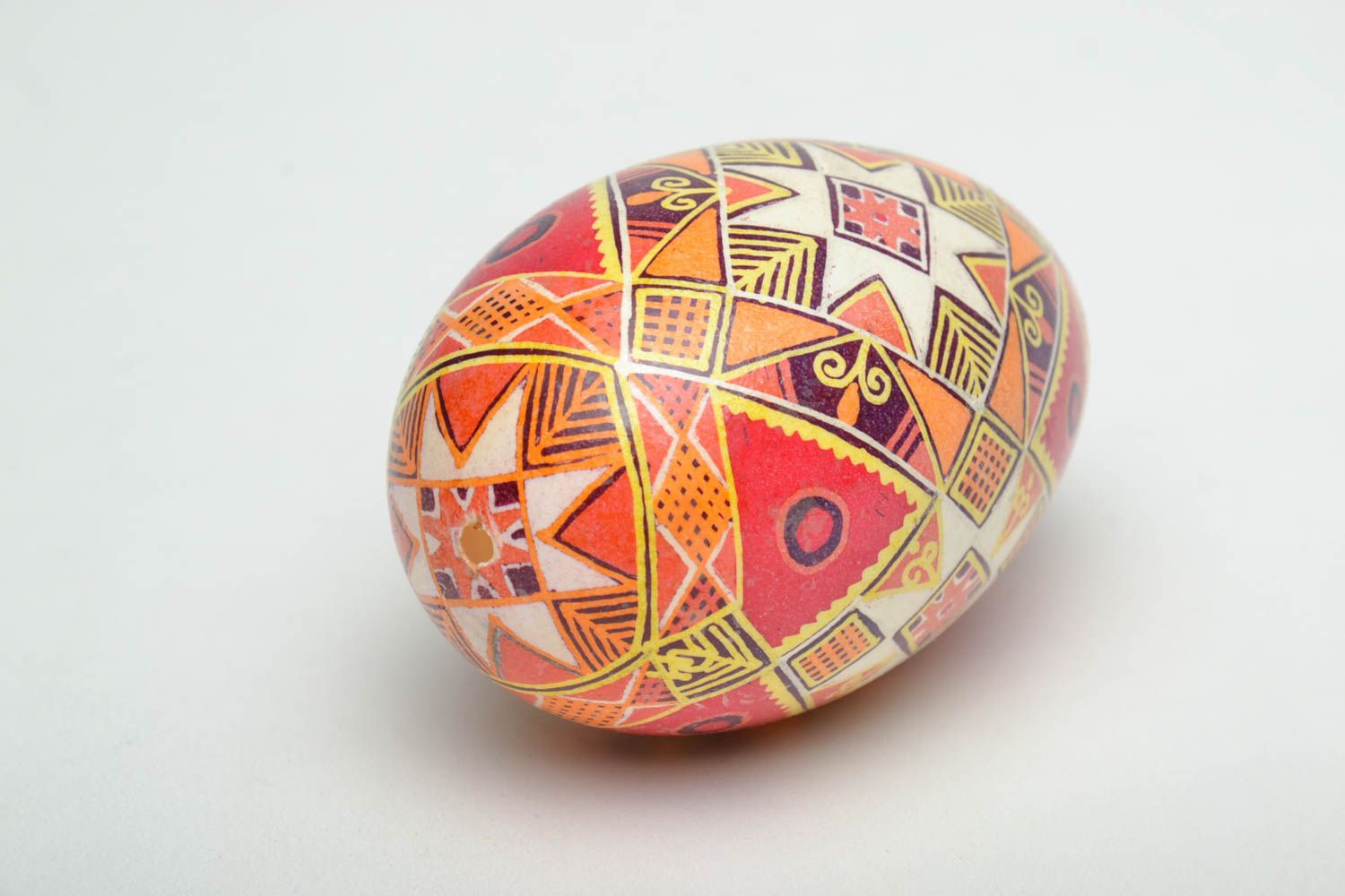 Расписное яйцо гусиное с геометрическими узорами фото 4