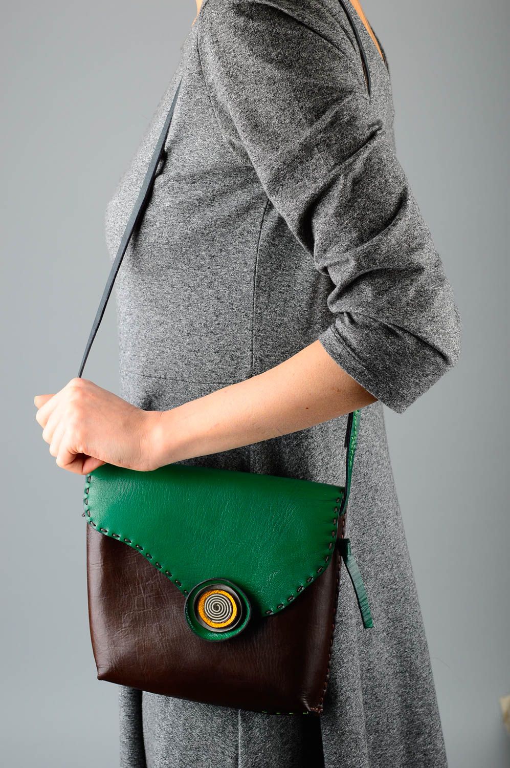 Borsa in pelle fatta a mano borsetta insolita accessori originali da donna   foto 2
