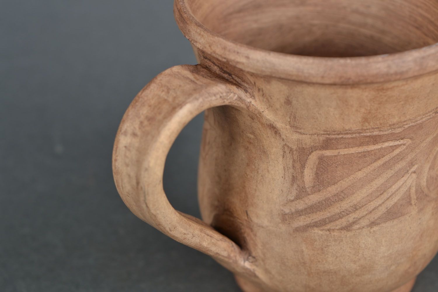 Глиняная кофейная чашка в технике молочения фото 5