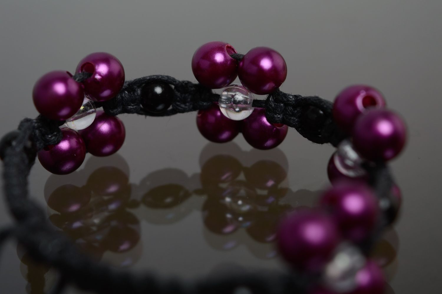 Bracelet en macramé de fil en coton ciré avec perles céramiques fleurs fait main photo 2