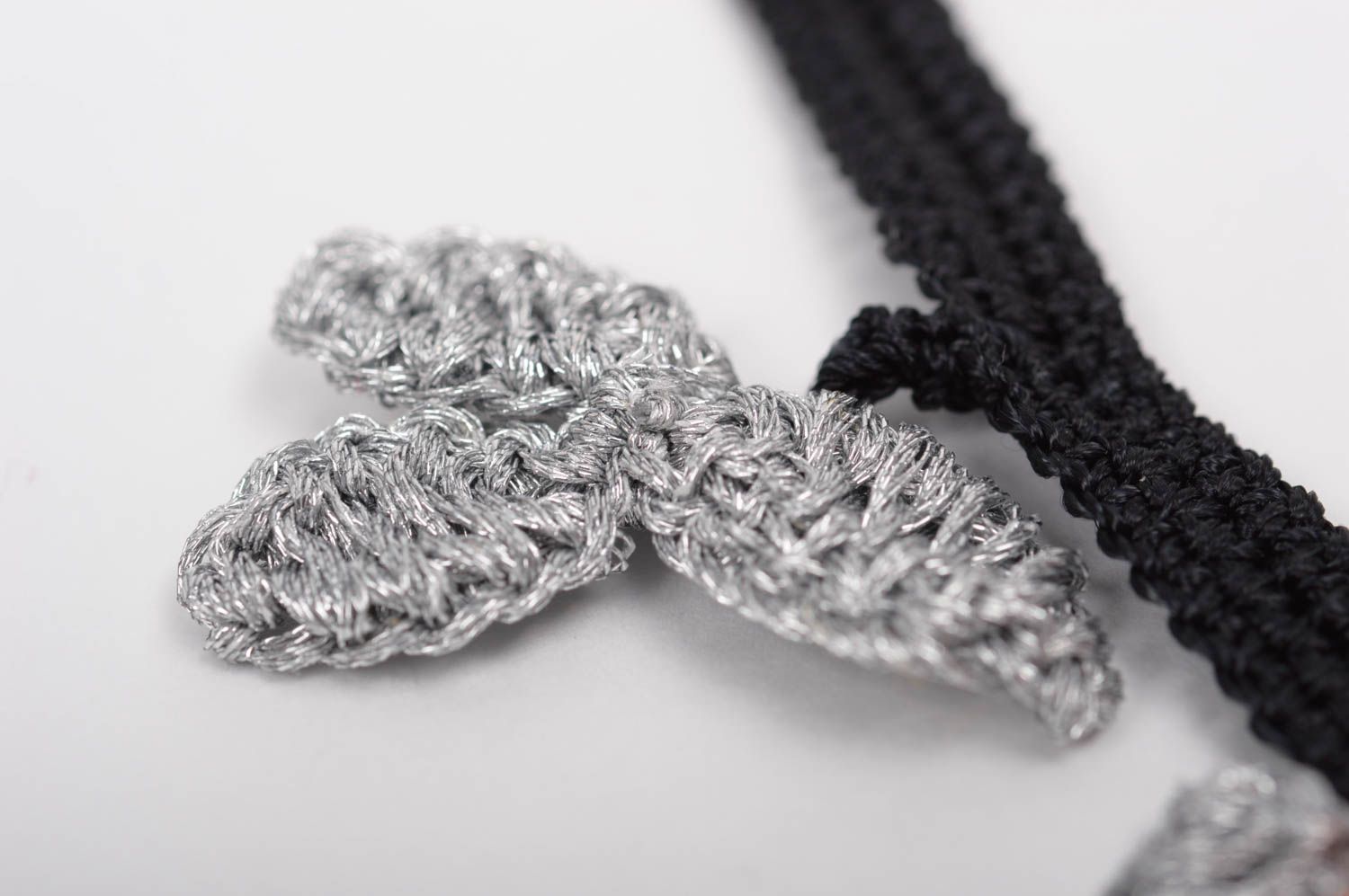 Колье ручной работы колье крючком ожерелье из ниток с чешскими кристаллами фото 3