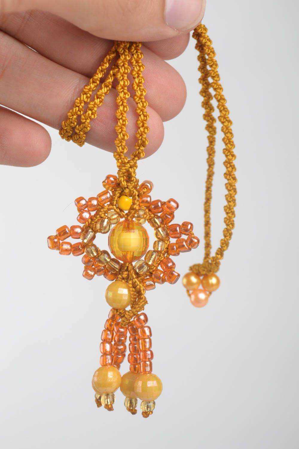 Pendentif en perles de rocaille Bijou fait main jaune macramé Cadeau femme photo 5