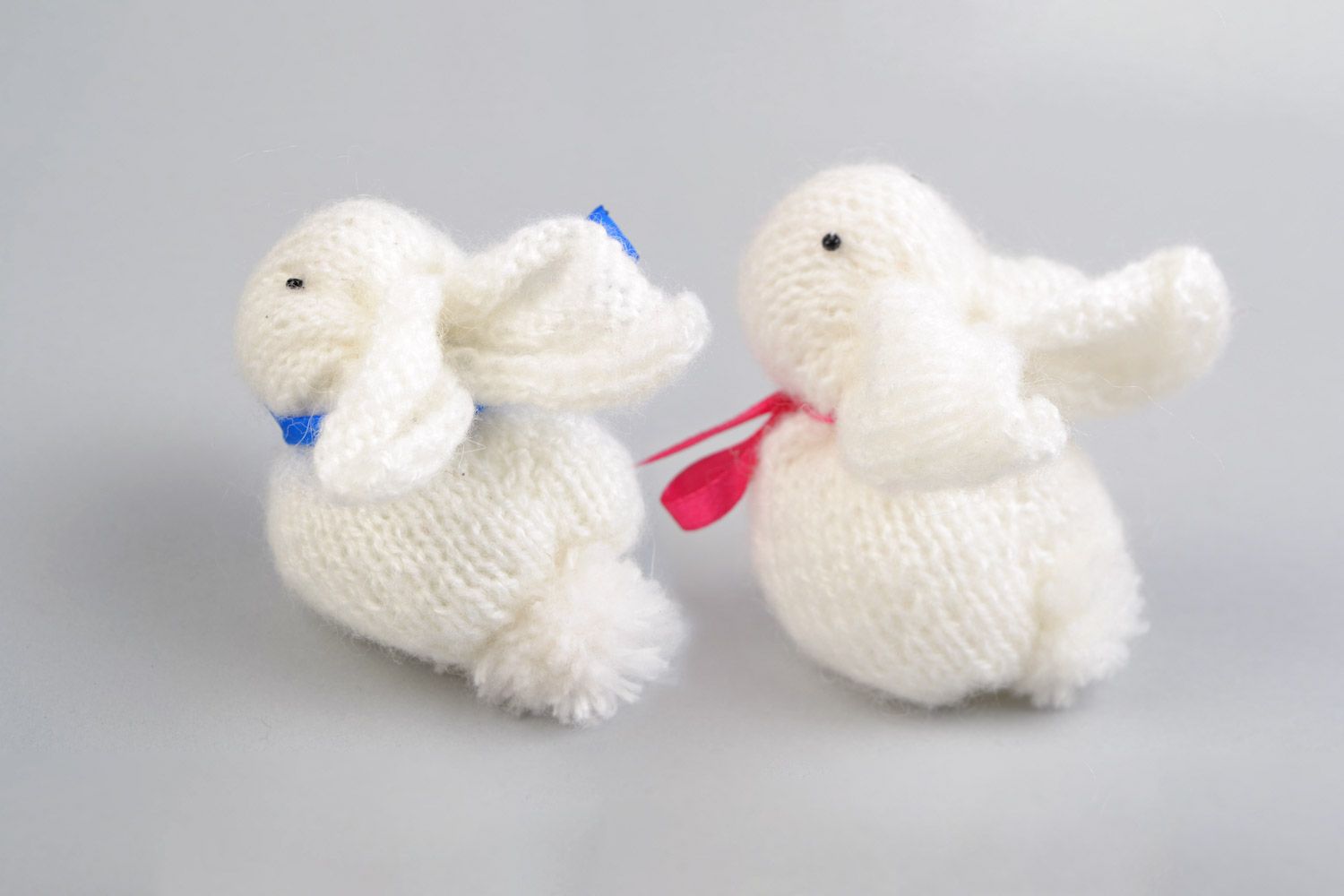Set of 5 handmade toy rabbits knitted of angora wool of white color with ribbons photo 5