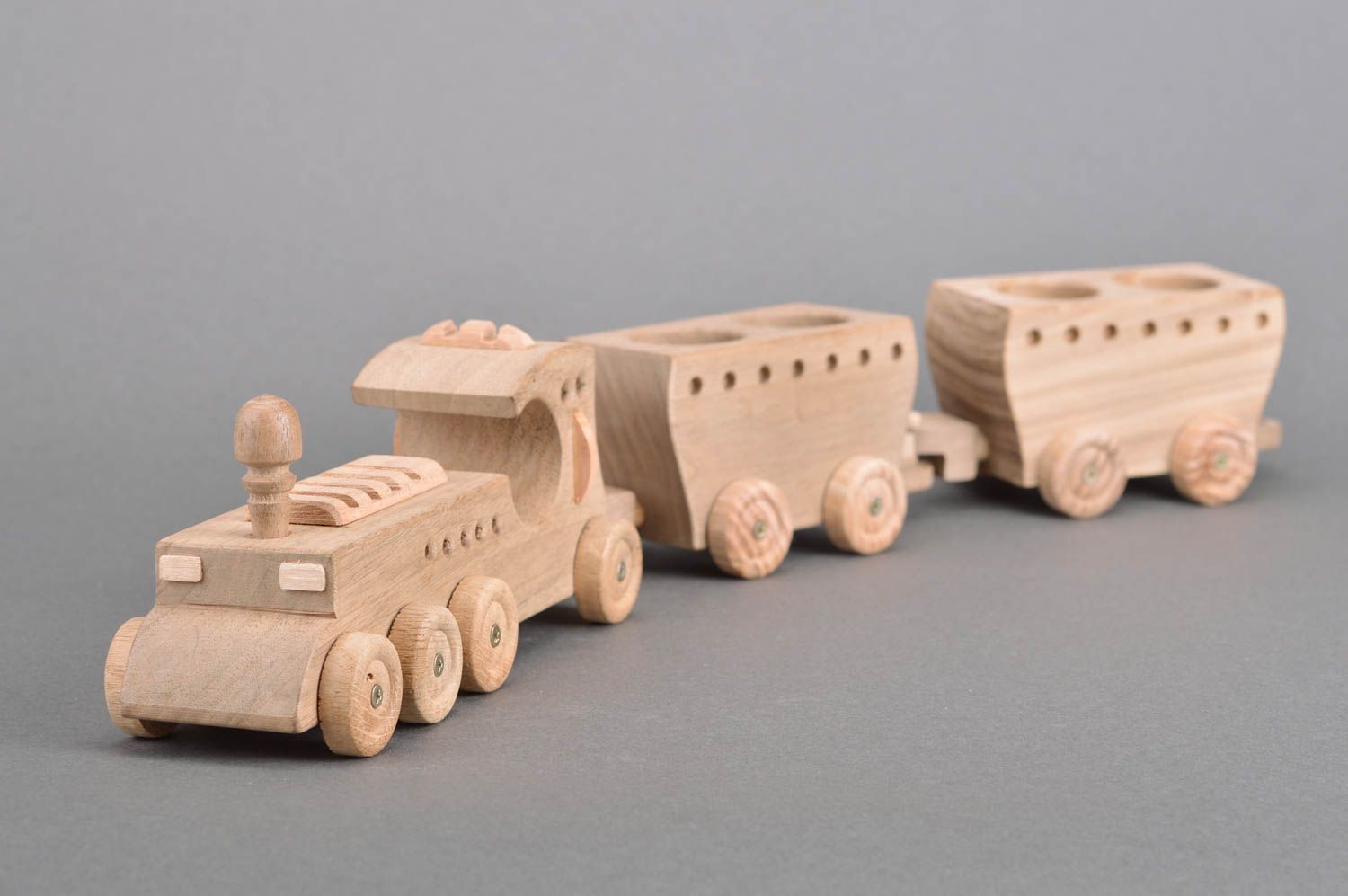 Деревянный поезд игрушечный ручной работы экологически чистый для мальчиков фото 3