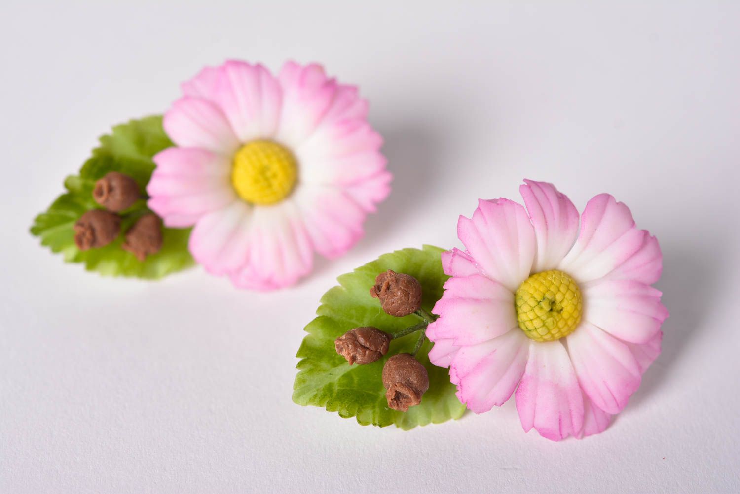 Handmade zarte rosa Blumen Ohrringe Accessoire für Frauen Polymer Schmuck  foto 2