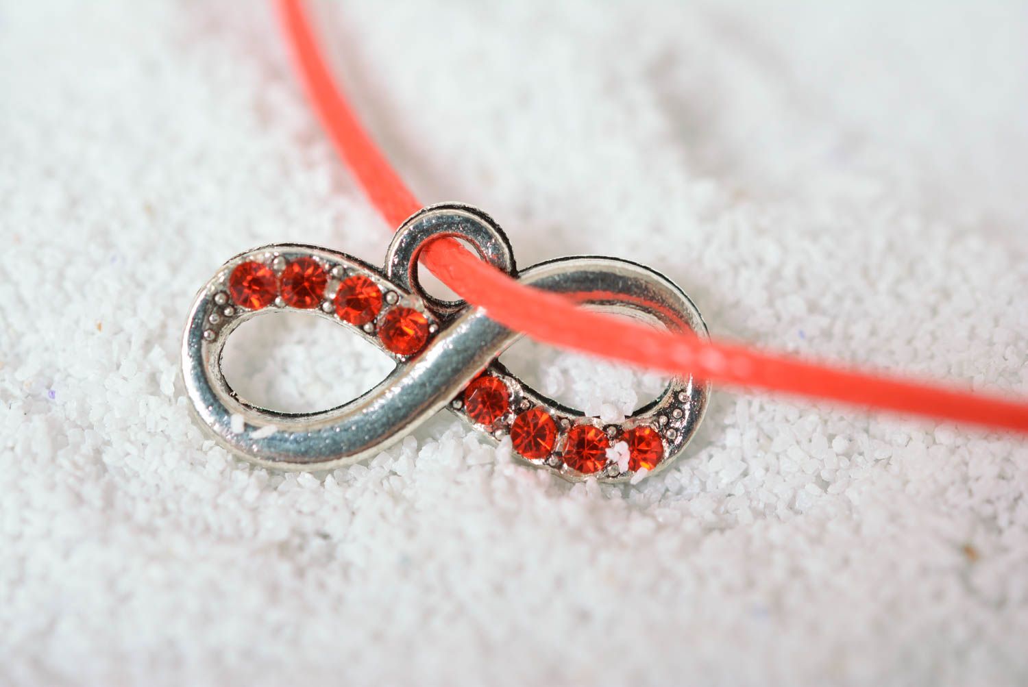 Bracelet textile Bijou fait main en lacet ciré rouge Accessoire femme Infini photo 2