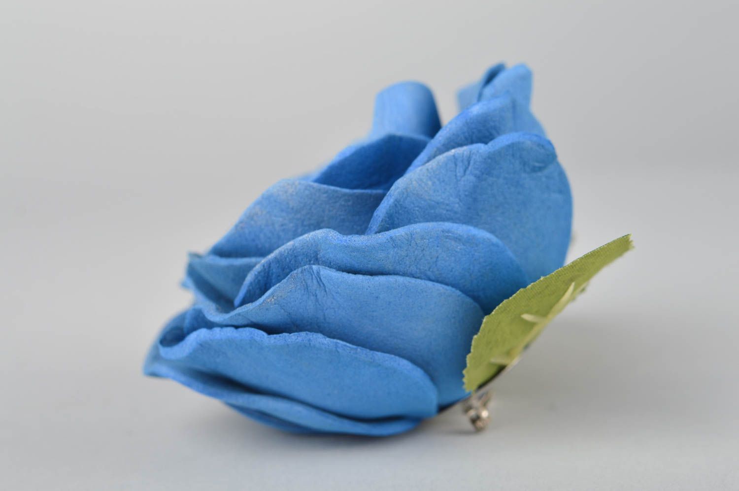 Handmade Blumen Brosche Accessoire für Frauen Mode Schmuck aus Foamiran blau foto 3