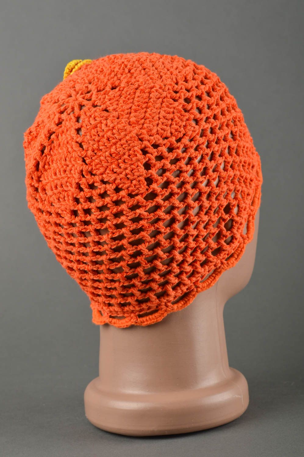 Вязаная шапка для детей хэндмэйд шапочка на девочку весенняя шапка оранжевая фото 2