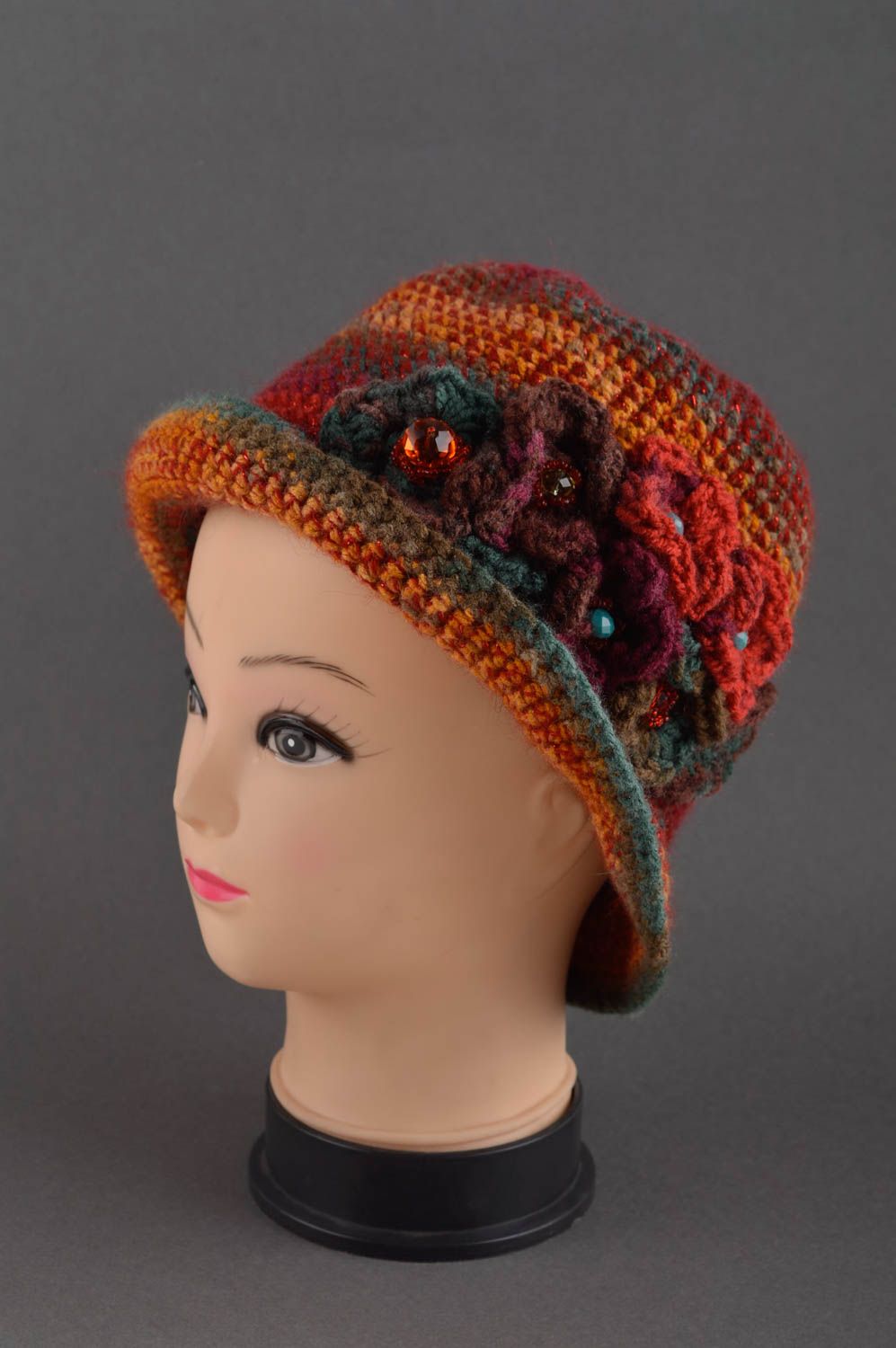 Женская шляпа ручной работы вязаная шляпа красочная головной убор необычный фото 1