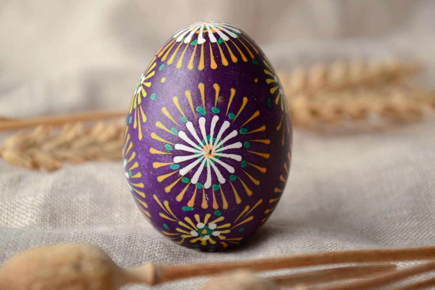 Painted egg with Lemkiv symbols photo 1
