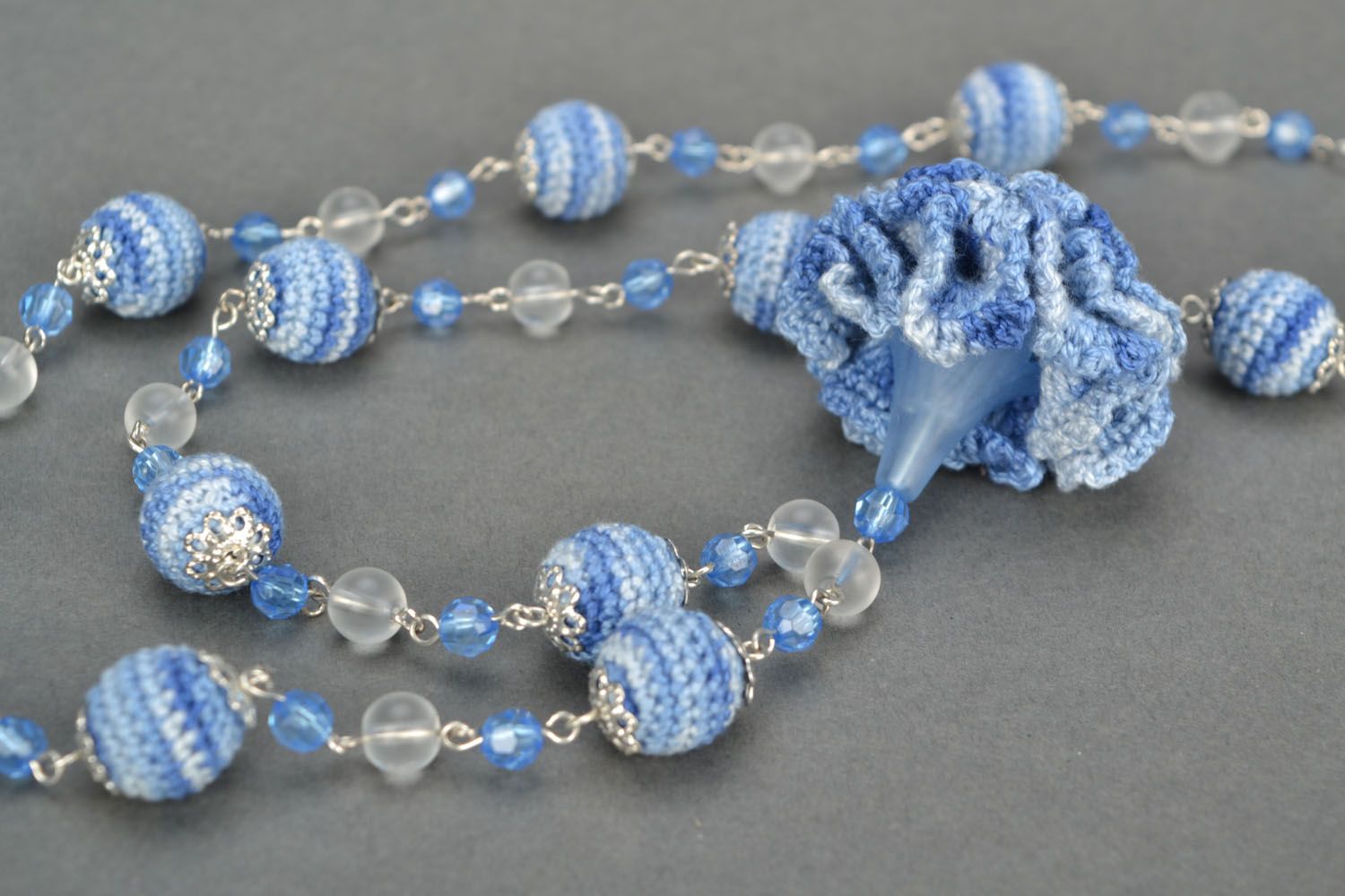 Long bead necklace photo 4