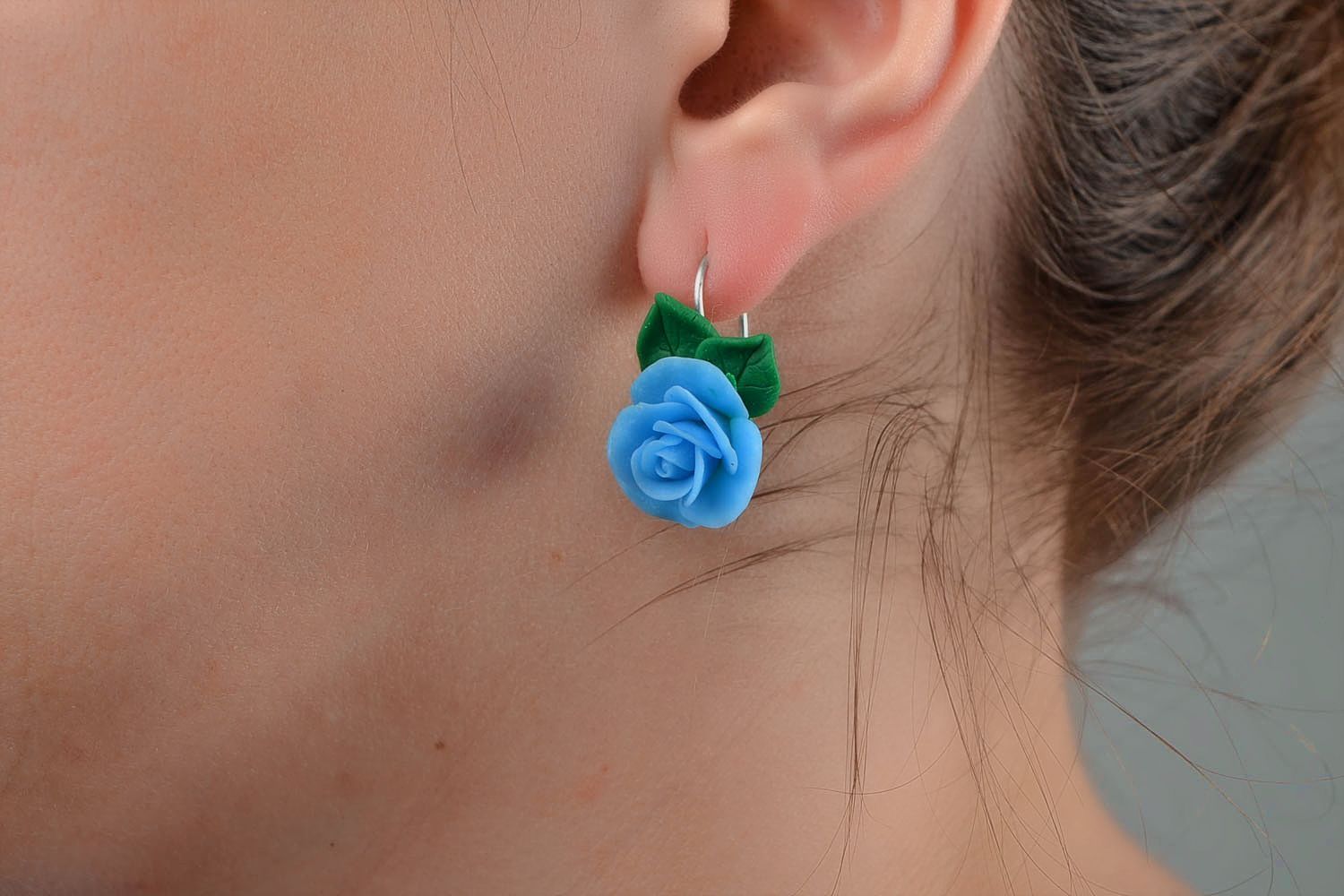 Beautiful handmade women's polymer clay flower earrings of blue color photo 2