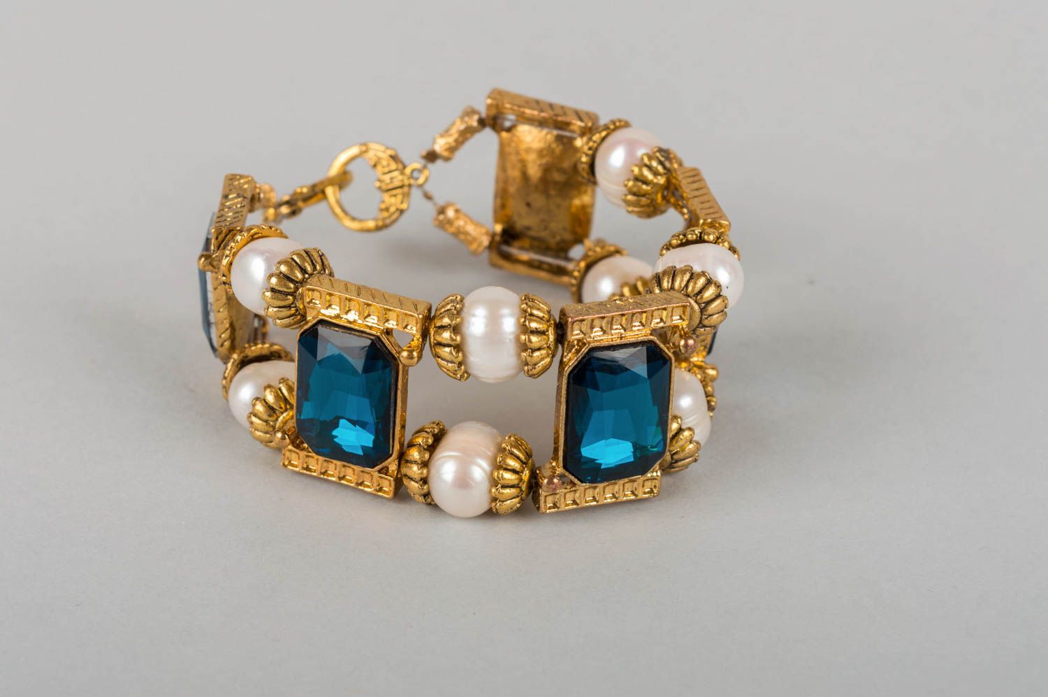 Handmade festive massive bracelet created of blue crystal glass and pearls photo 2