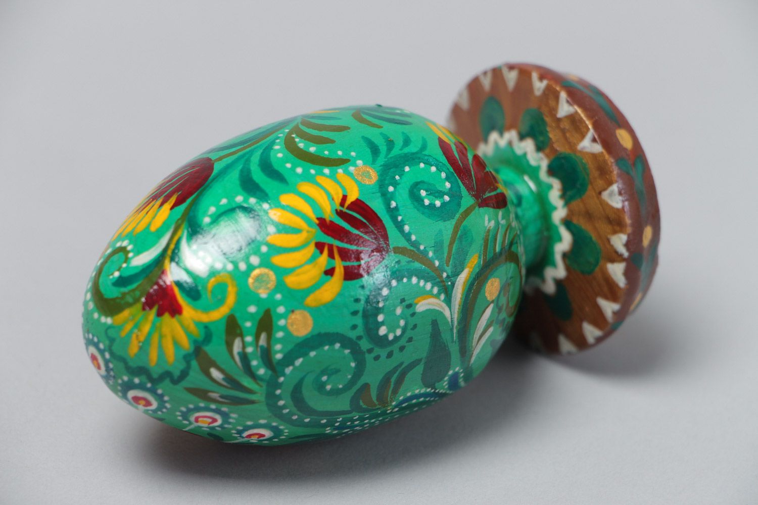 Huevo de Pascua de madera barnizado pintado artesanal Protectora de familia foto 3
