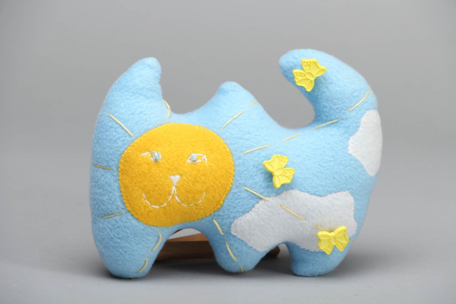 Интерьерная игрушка-подушка в виде кота фото 1