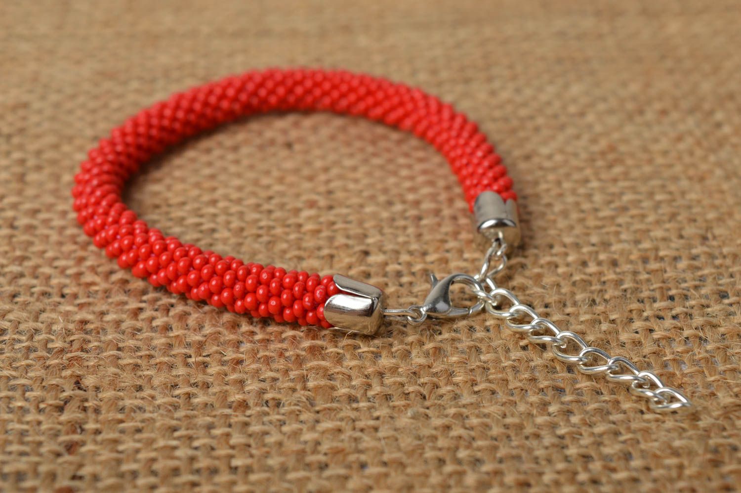 Bracelet rouge Bijou fait main tissé en perles de rocaille original Cadeau femme photo 2