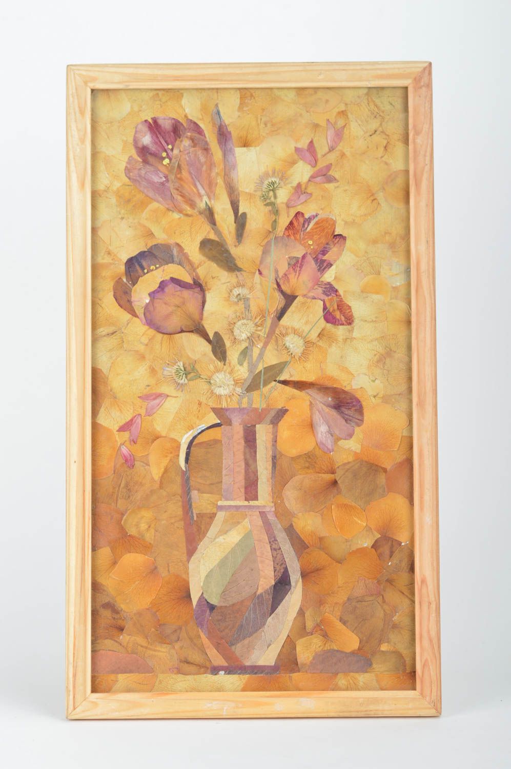Tableau en feuilles séchées et pétales de roses sur tissu fait main Tulipes photo 1