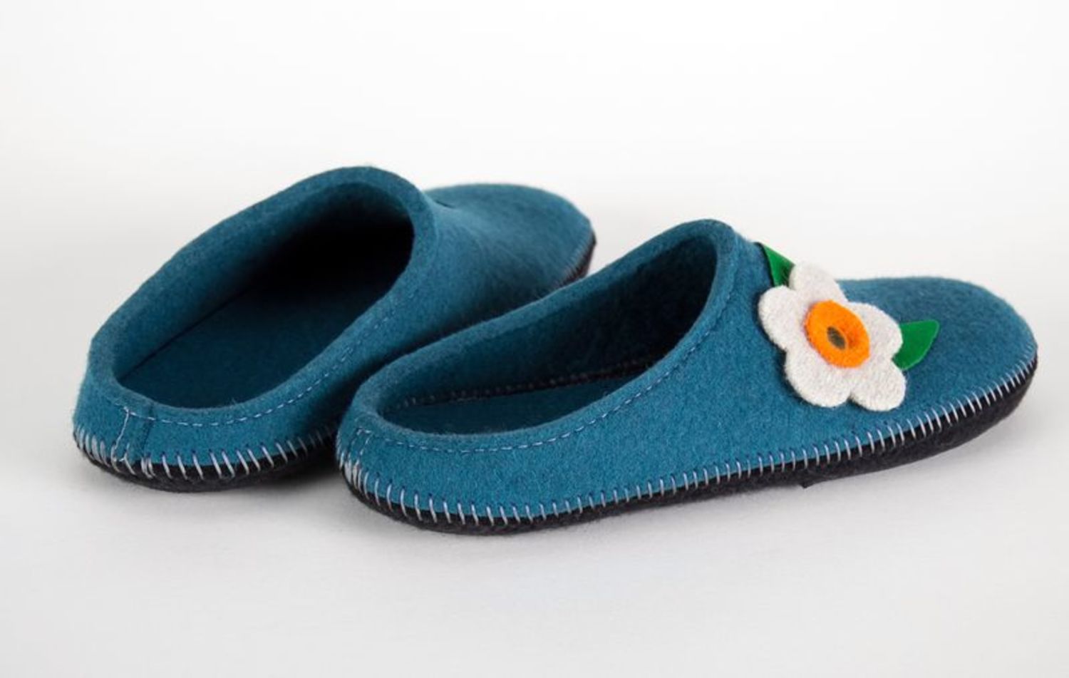 Women's felt clogs made from wool of blue color  photo 3