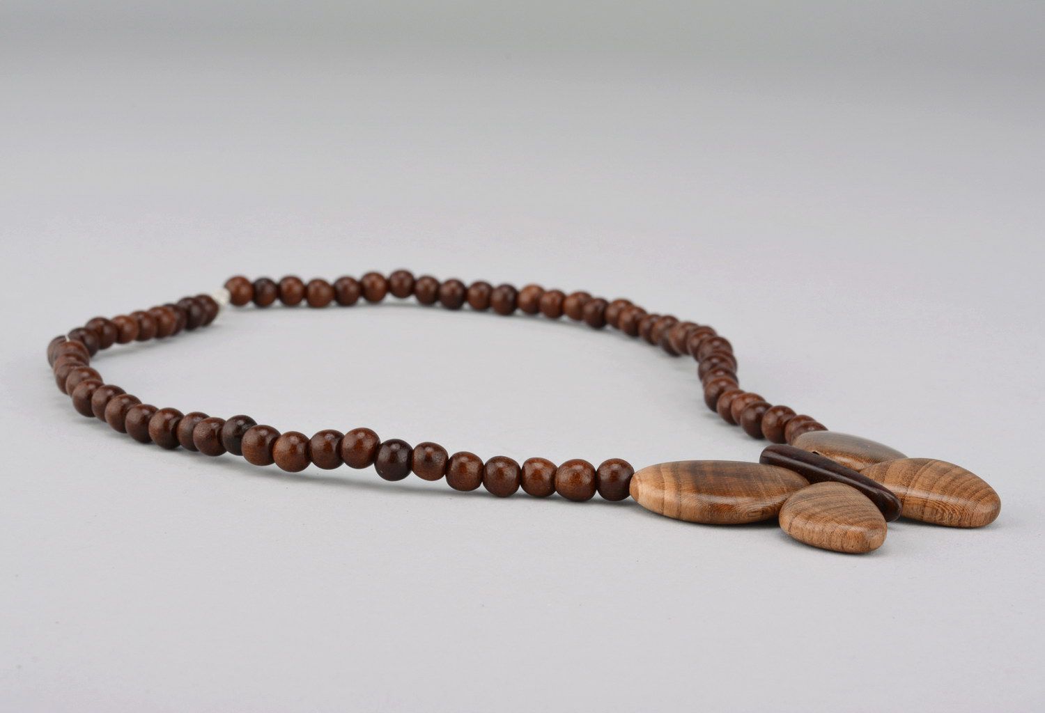 Wooden bead necklace with butterfly photo 3