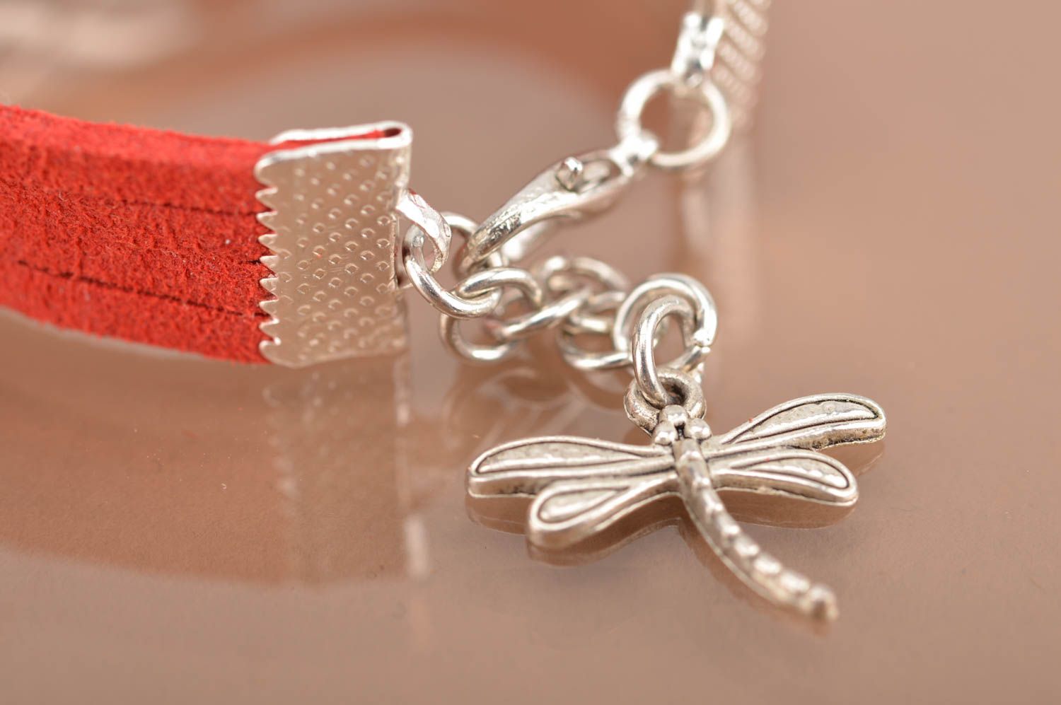 Bracelet daim rouge Bijou fait main avec infini en métal Cadeau original photo 4