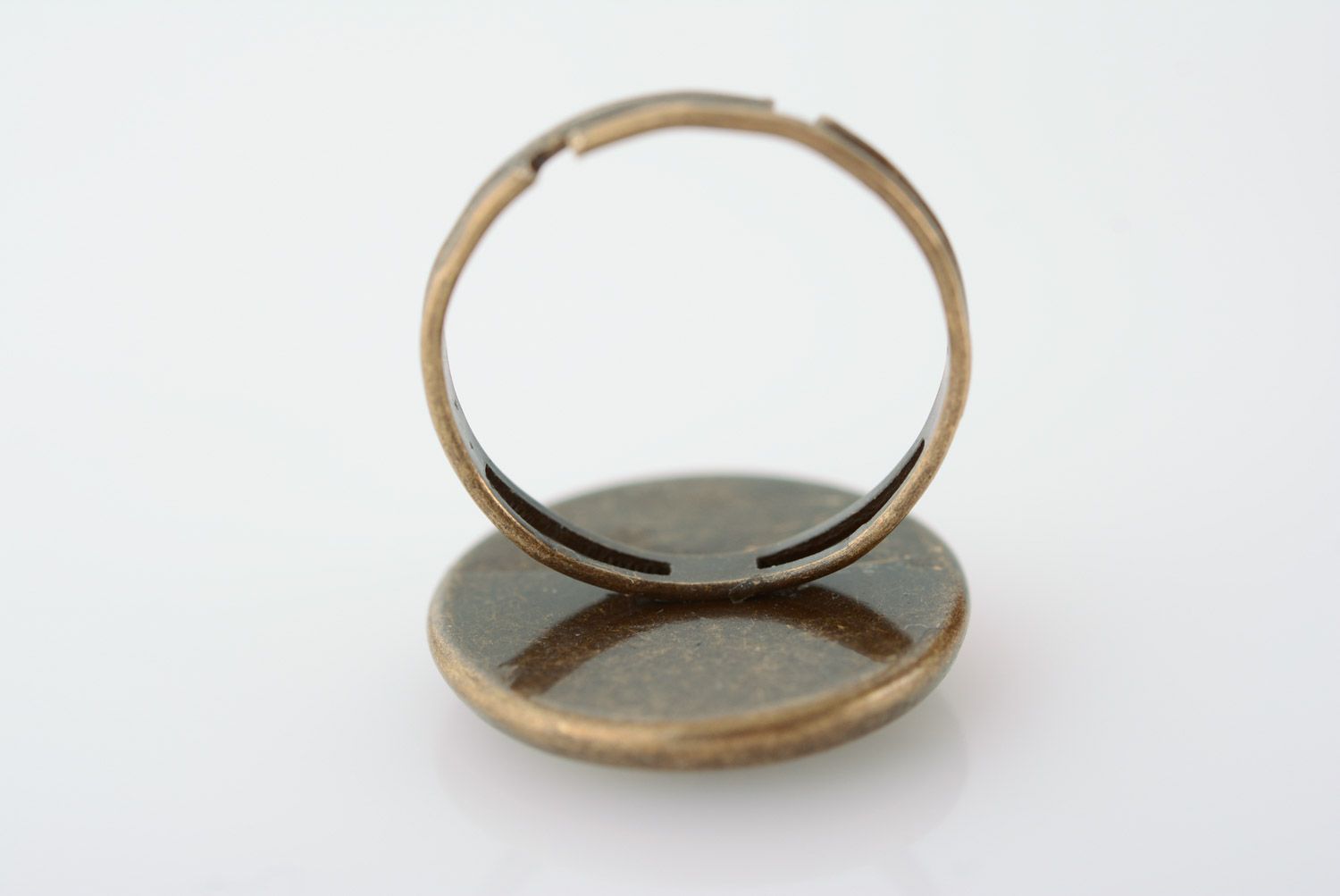 Rrunder handgemachter Ring aus Epoxidharz mit echter Blume Kamille für Damen foto 5