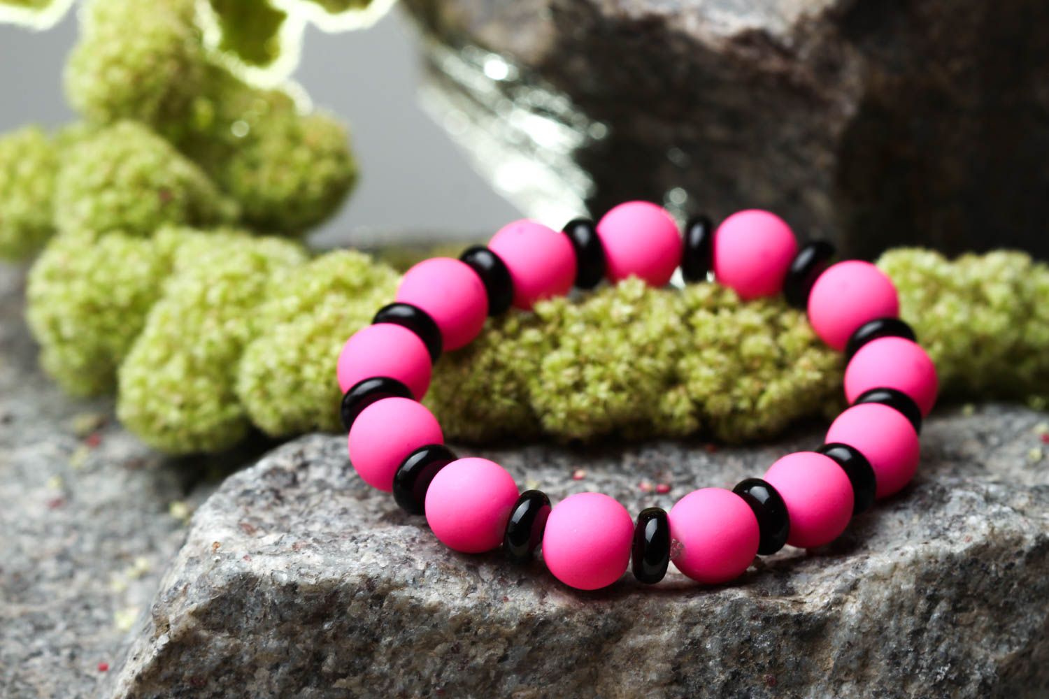 Bracelet perles fantaisie Bijou fait main rose-noir original Cadeau pour ado photo 2