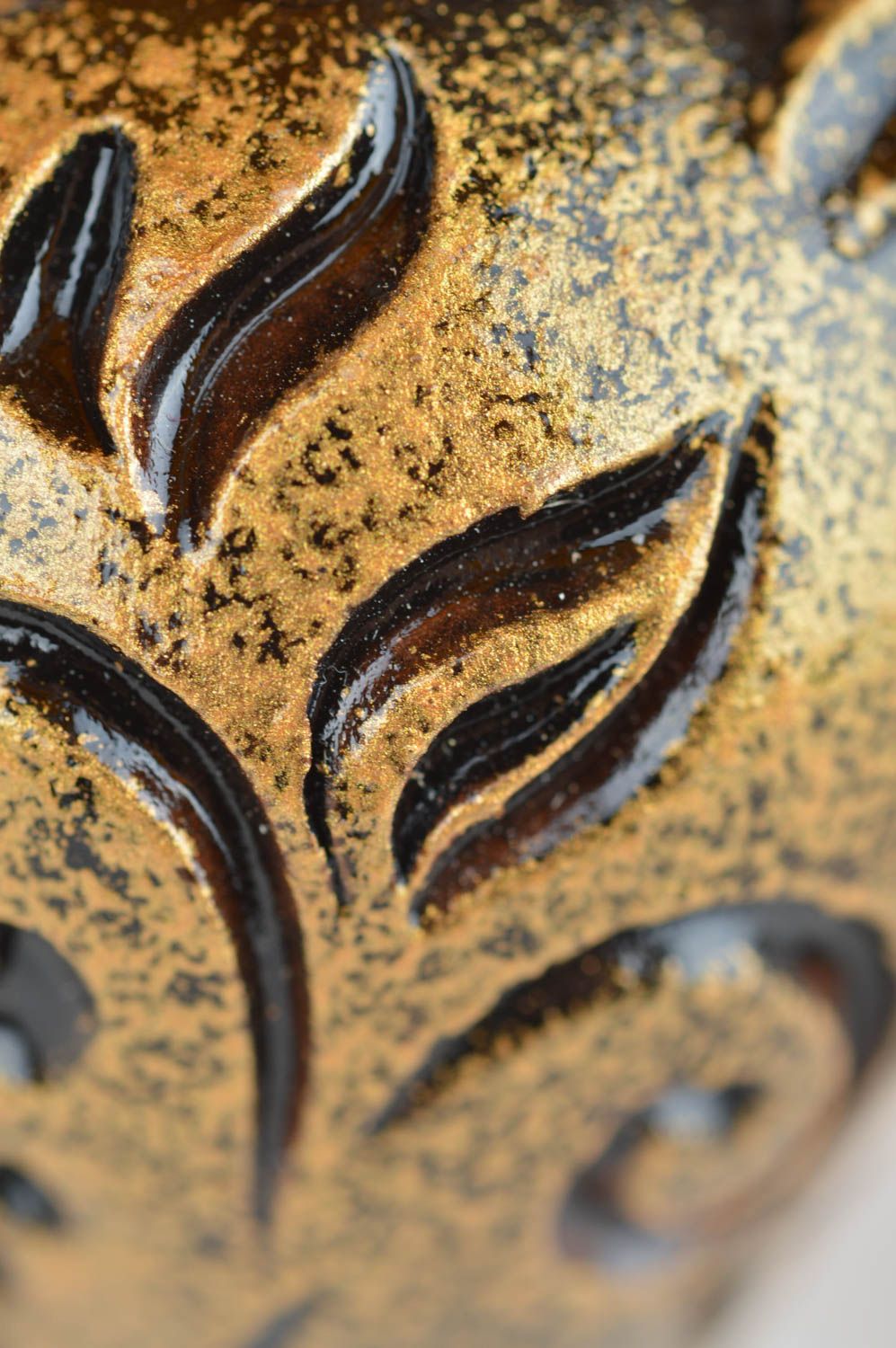 Маленькая керамическая вазочка сувенир золотистого цвета ручная работа фото 4