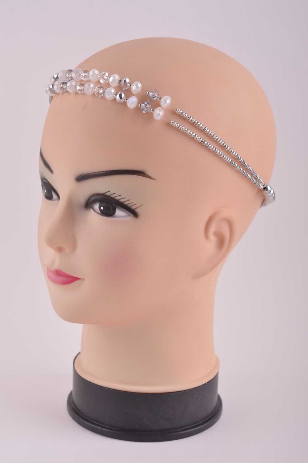 Fascia per testa fatta a mano con perline di vetro accessorio per capelli foto 2