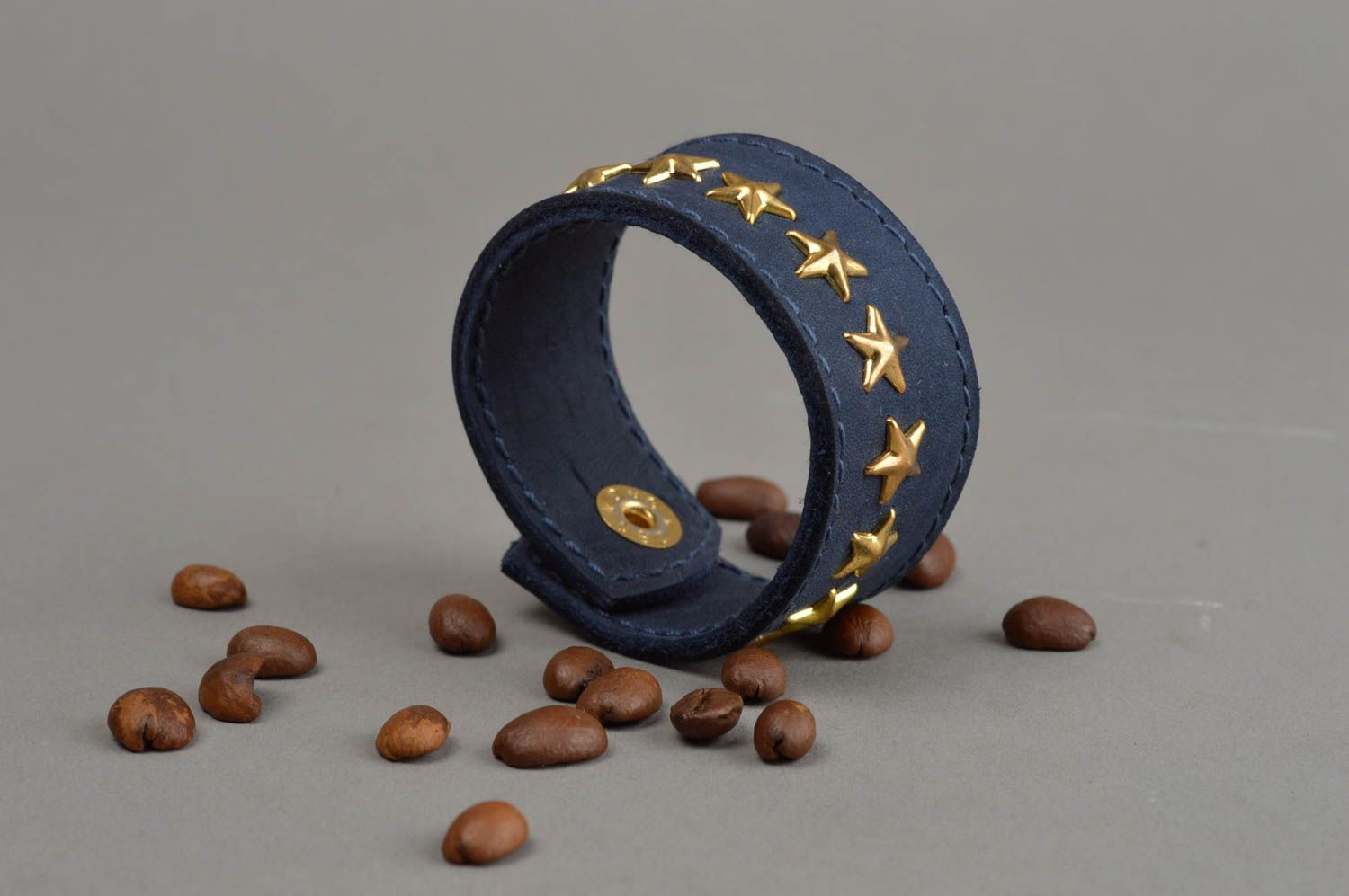 Bracelet en cuir fait main avec étoiles accessoire large bleu original photo 1