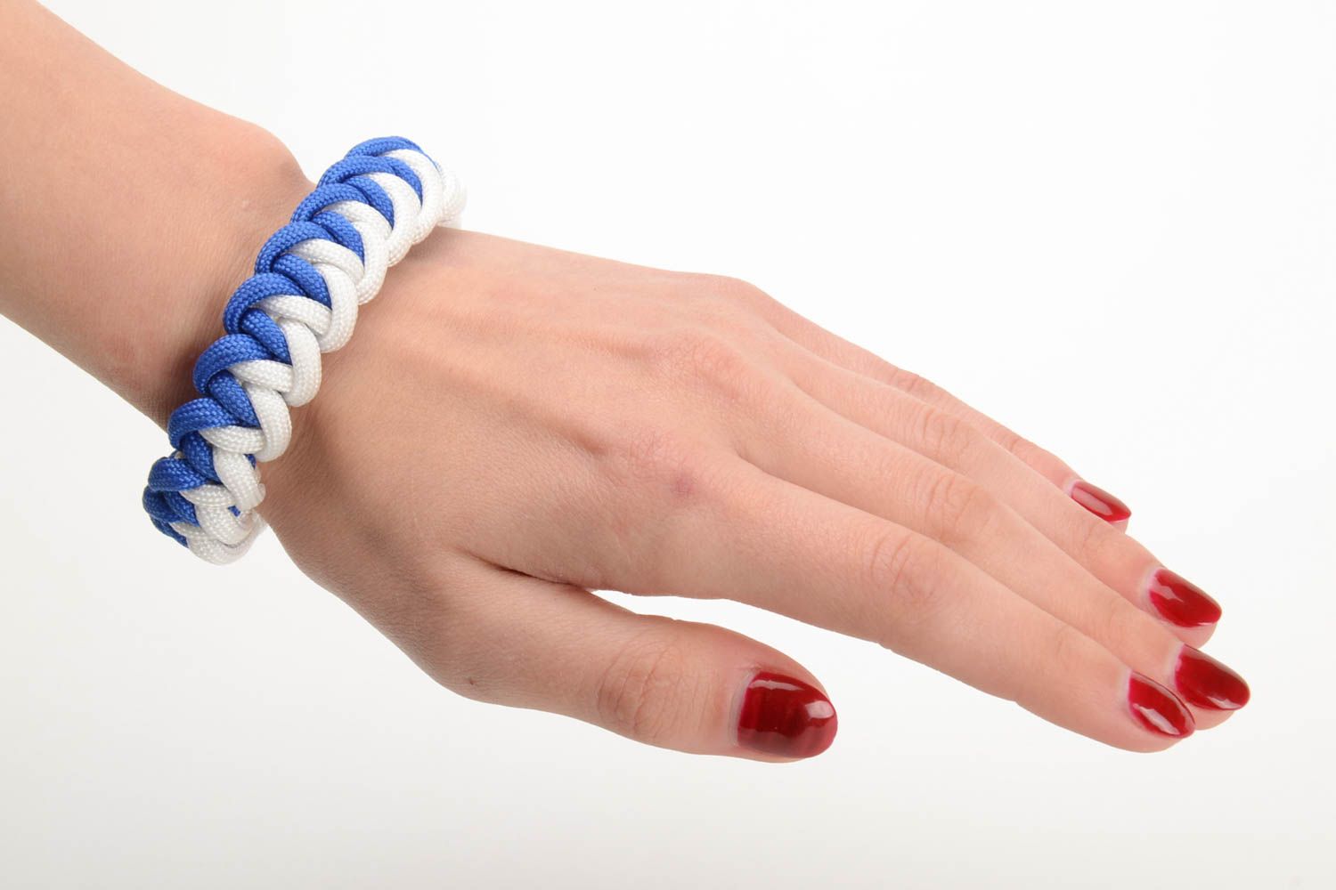 Unisex handmade designer woven paracord bracelet Shark Tooth photo 5