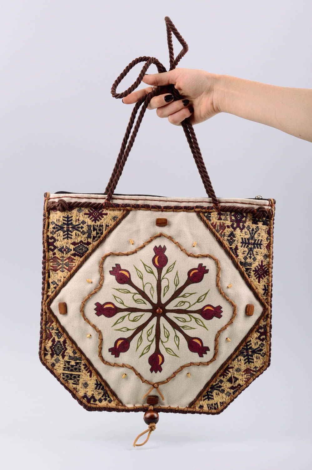 Damen Schultertasche aus Textil originell handmade Accessoire Granat foto 1