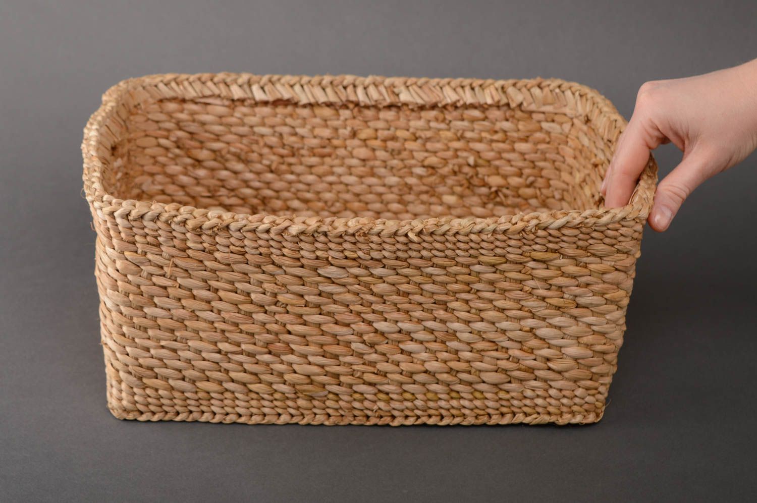 Reedmace woven linen basket photo 4