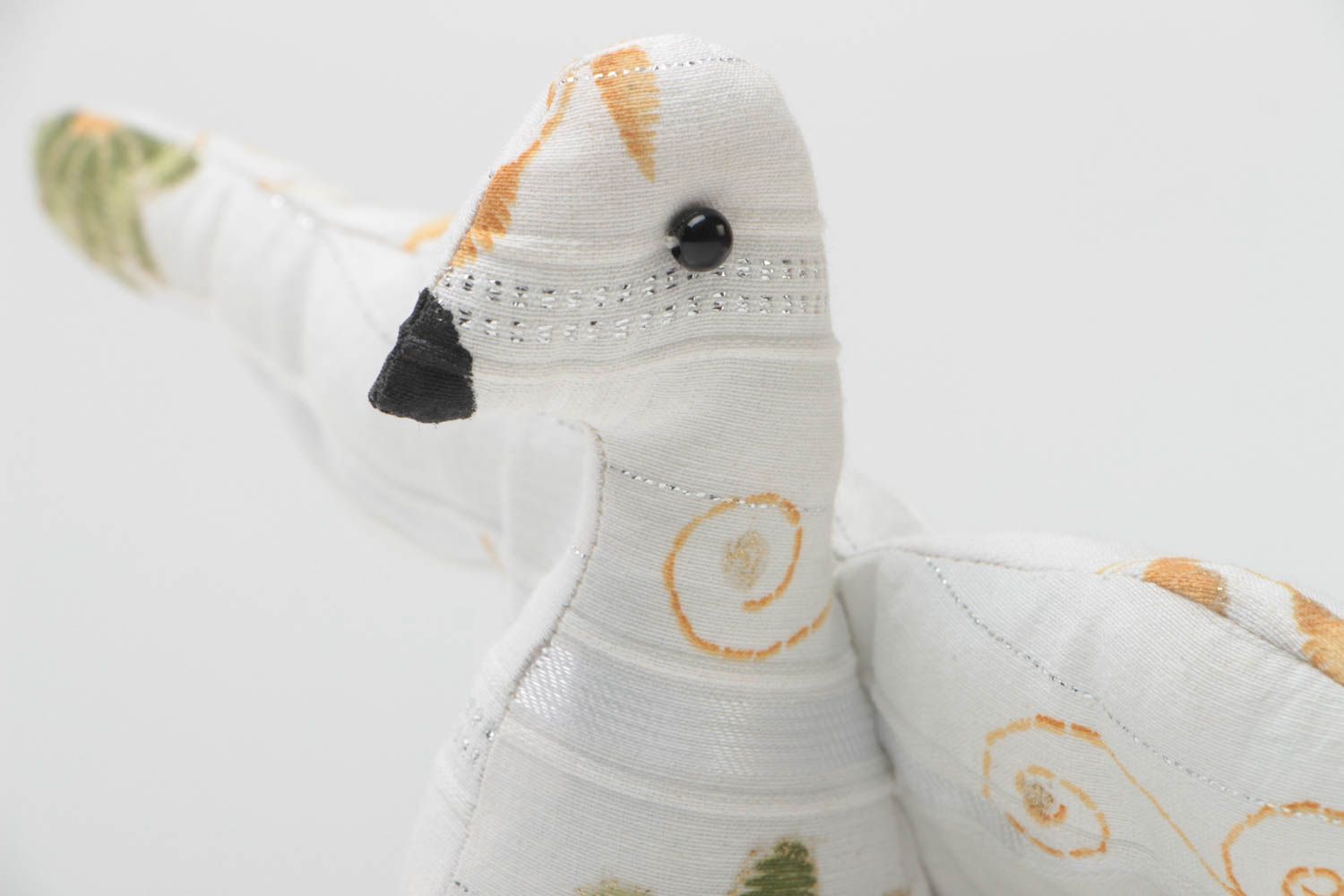Peluche oiseau pigeon blanc en tissu faite main décoration originale pour maison photo 3