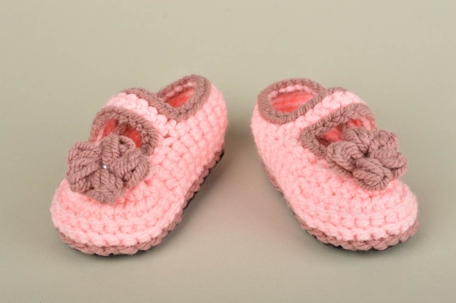 Chaussons de bébé au crochet faits main tricotés roses Vêtement bébé fille photo 1