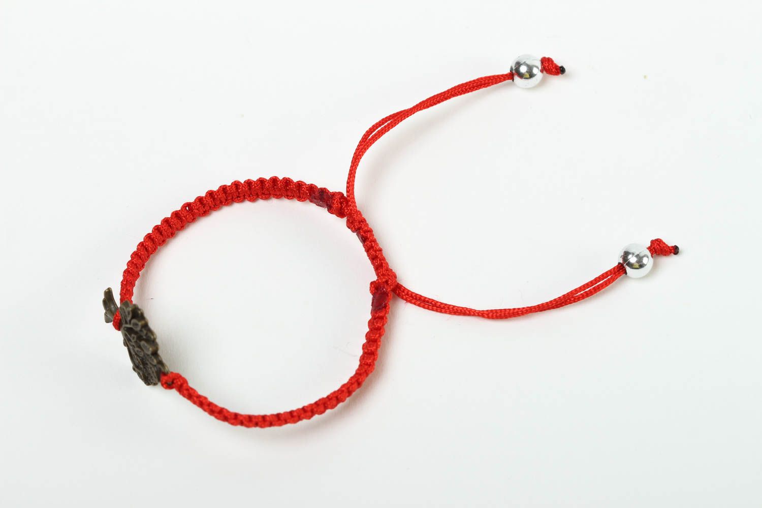 Bracelet en fils Bijou fait main rouge nylon design fin Accessoire femme photo 2
