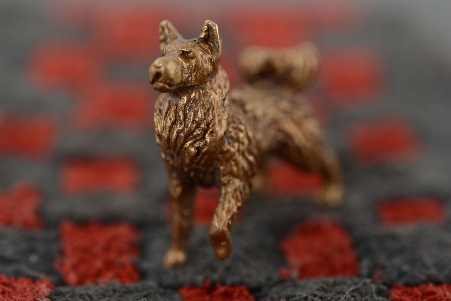Figura de bronce con forma de perro Laika foto 5