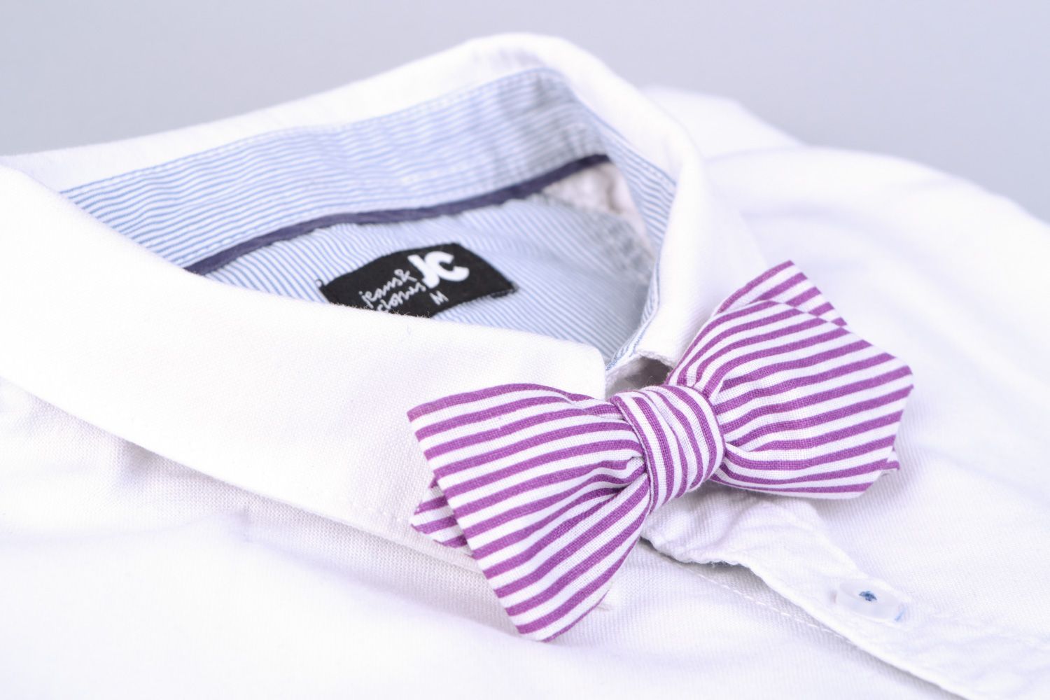 Handmade designer bow tie sewn of striped white and violet cotton fabric for men photo 1