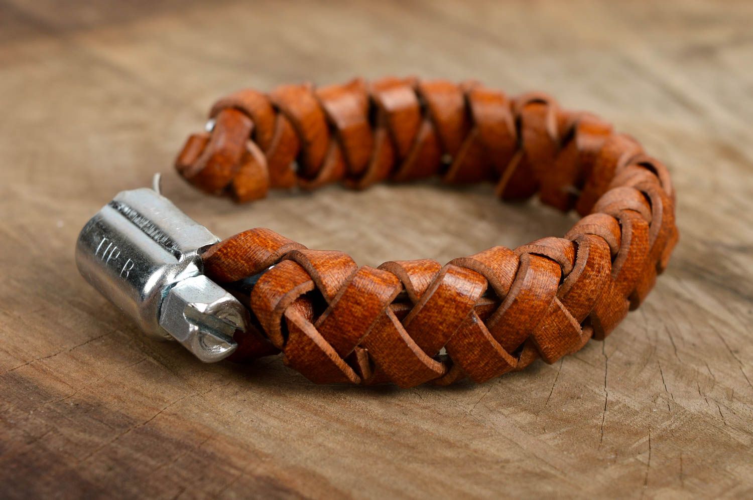 Bracelet marron Bijou fait main tressé en cuir naturel Cadeau insolite photo 1