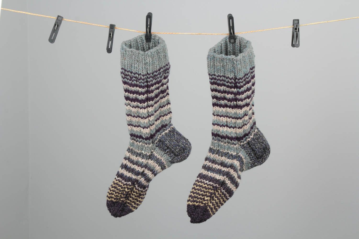 Meias quentes altas tricotadas de lã à mão roupas de homem artesanais foto 1