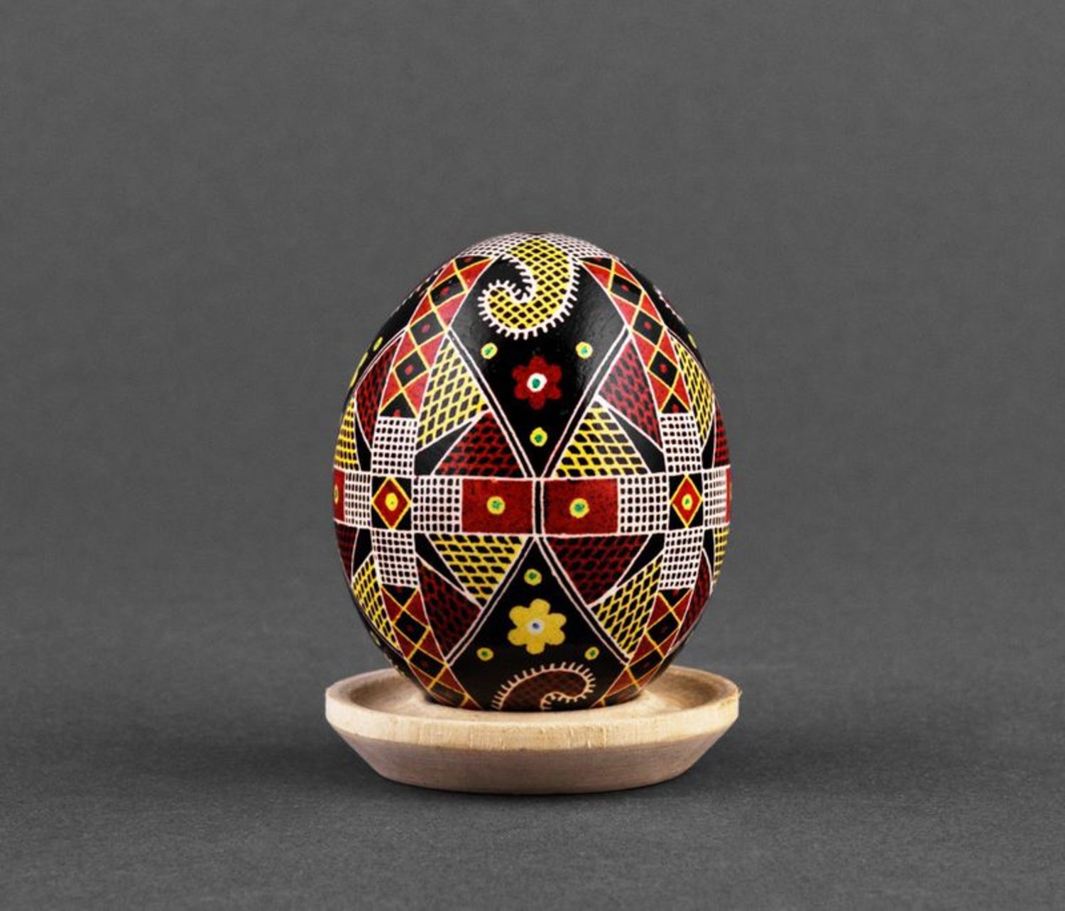 Huevo de Pascua hecho a mano como regalo foto 3