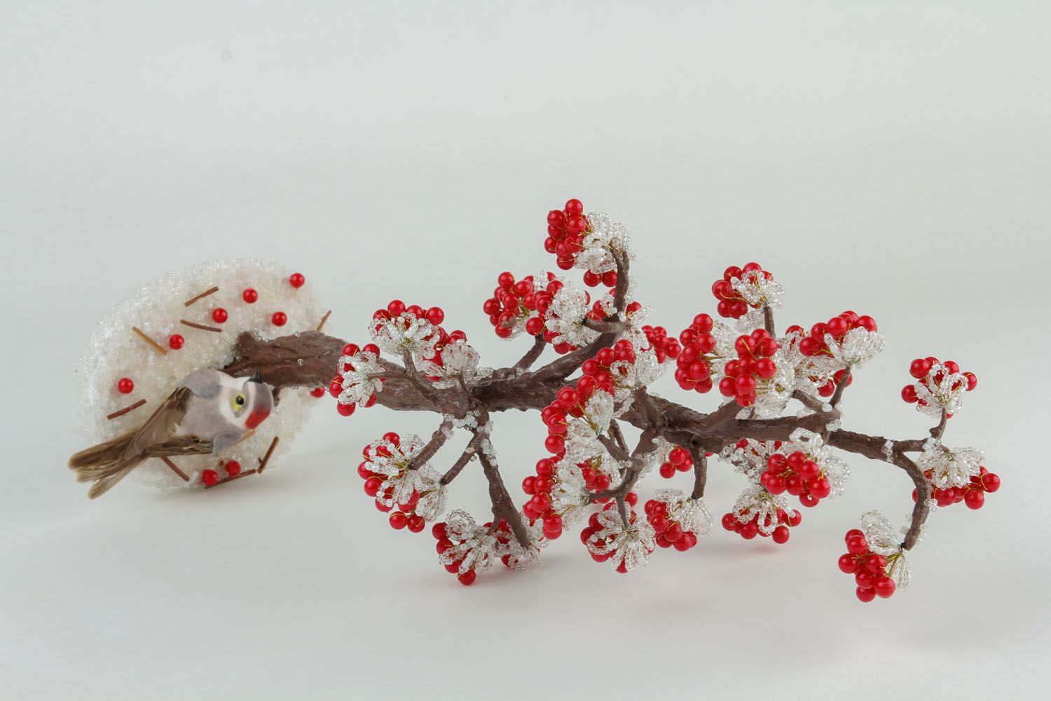 Arbre décoratif en perles de rocaille Sorbier saupoudré de neige photo 4
