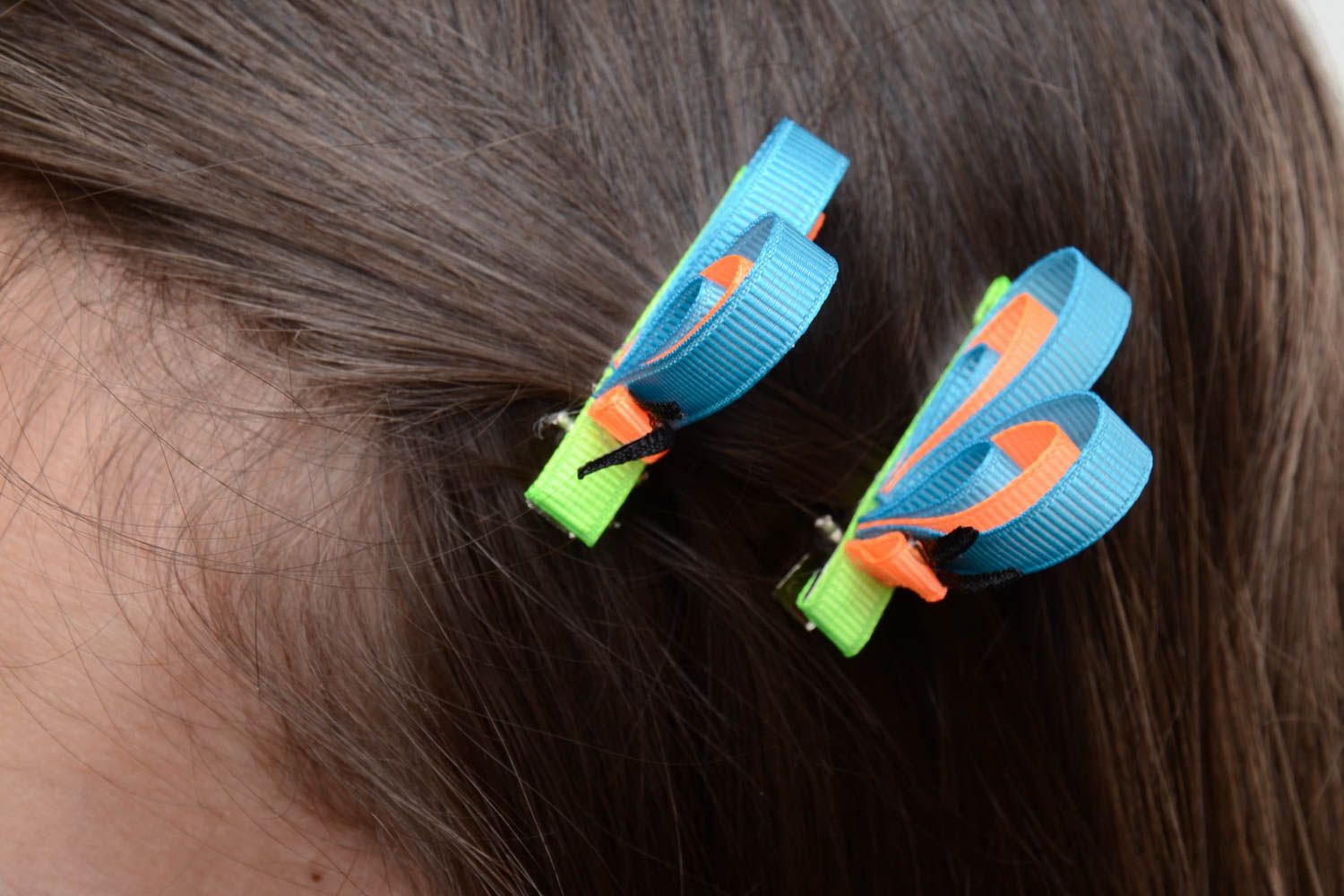Handgemachte schöne bunte Haarklemmen mit Schmetterlingen aus Ripsbändern Set 2 Stück foto 5