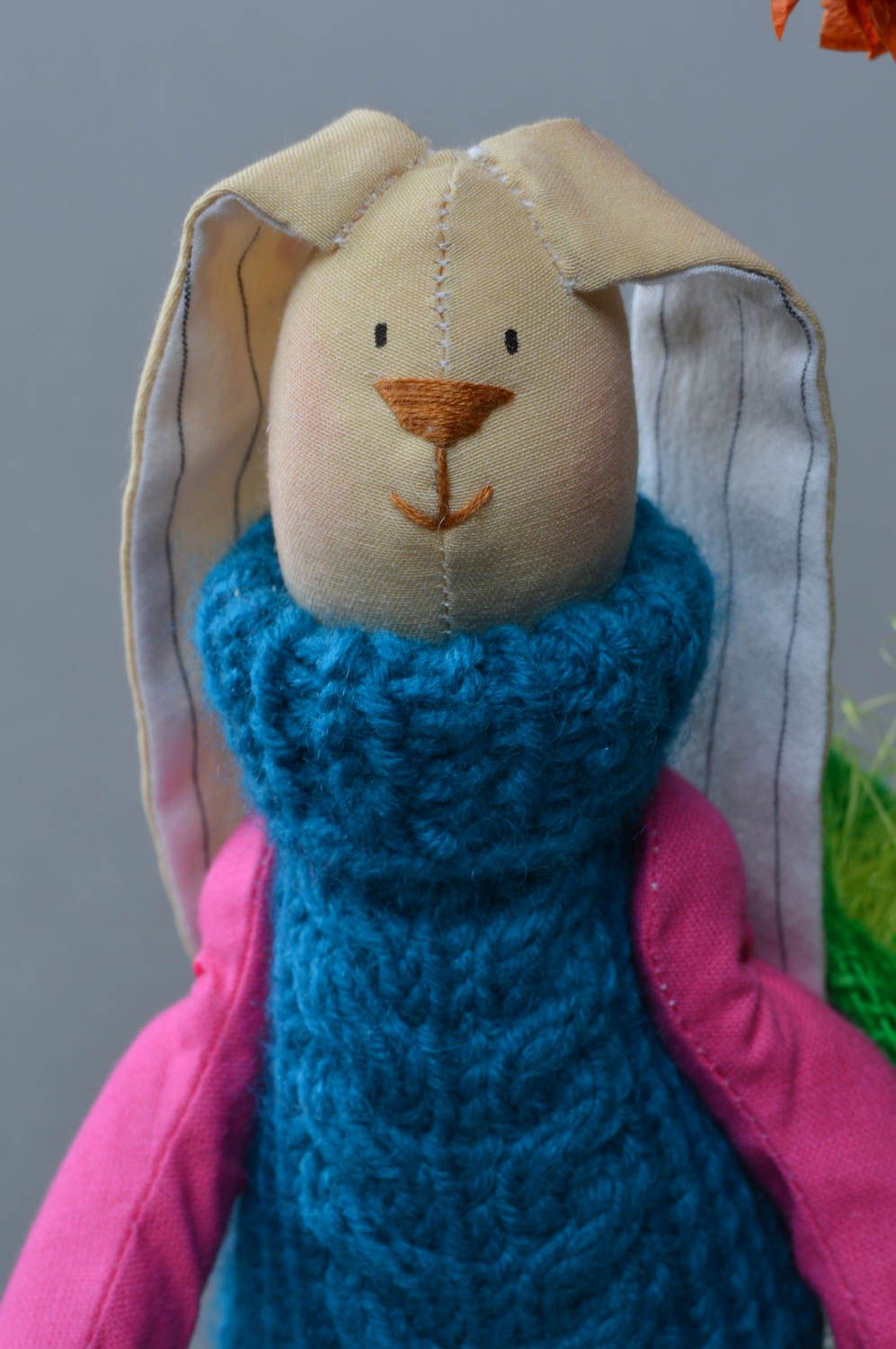 Interieur Puppe aus Stoff Häsin im Kleid handgemacht aus Baumwolle groß foto 3