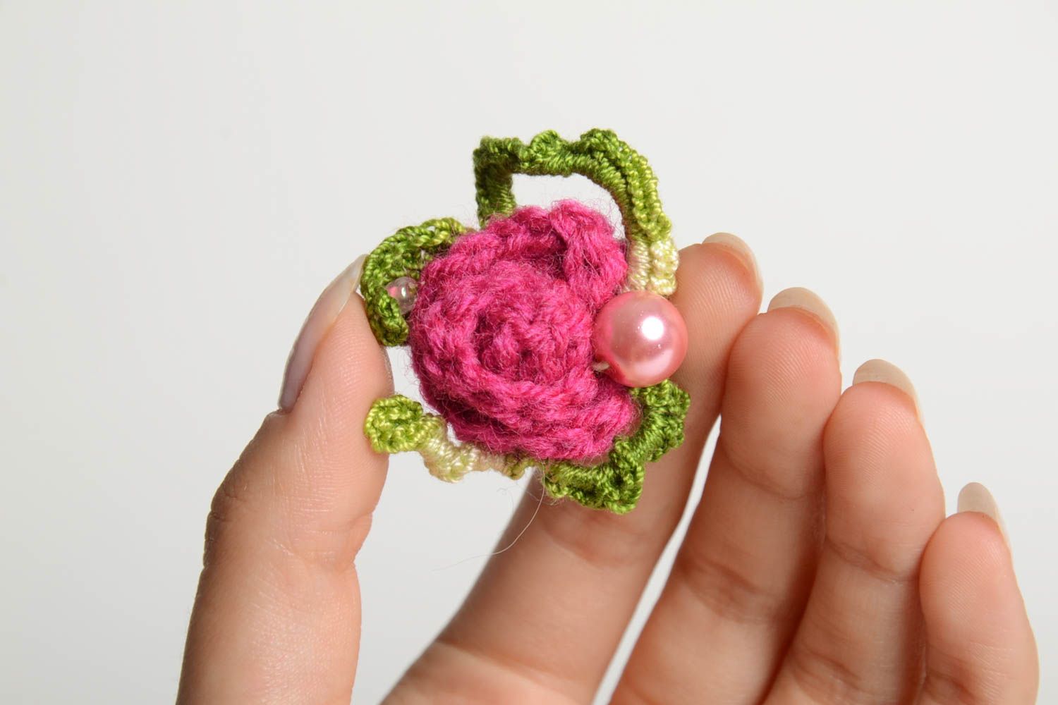 Broche fleur Bijou fait main abstraction Accessoire femme tricot crochet photo 2