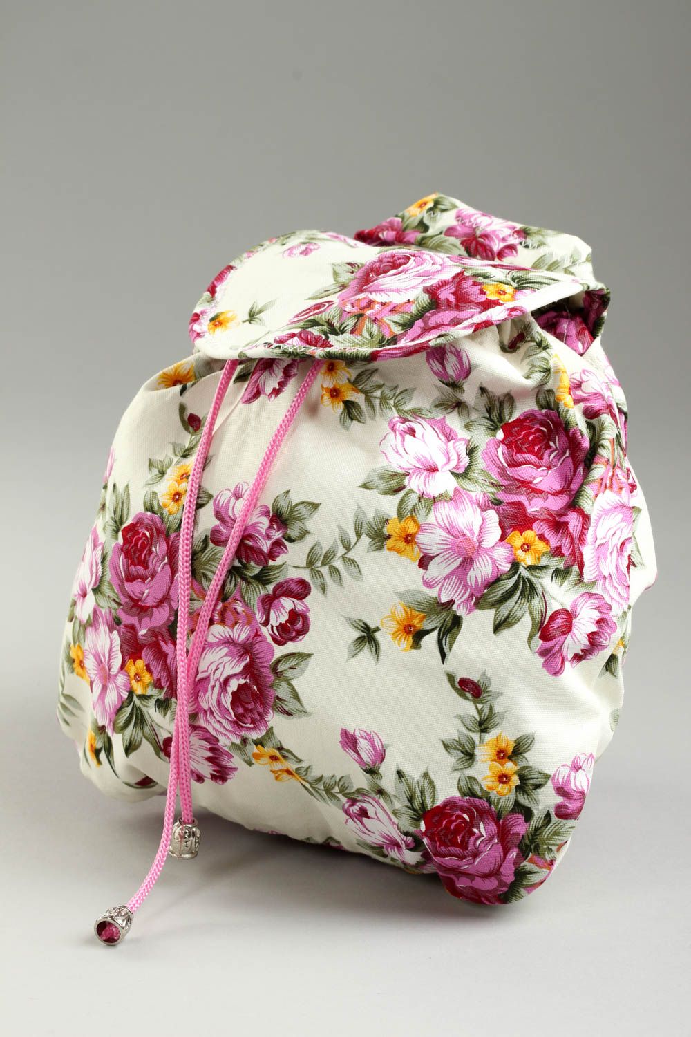 Mochila hecha a mano de algodón regalo original bolso para mujeres con flores foto 1