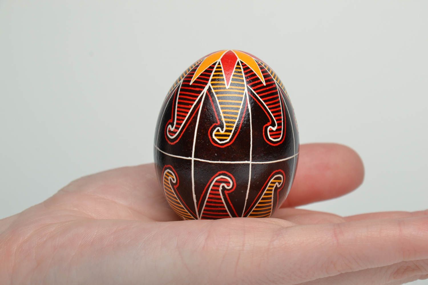 Huevo decorativo de Pascua pintado a mano con tintes anilinas foto 5