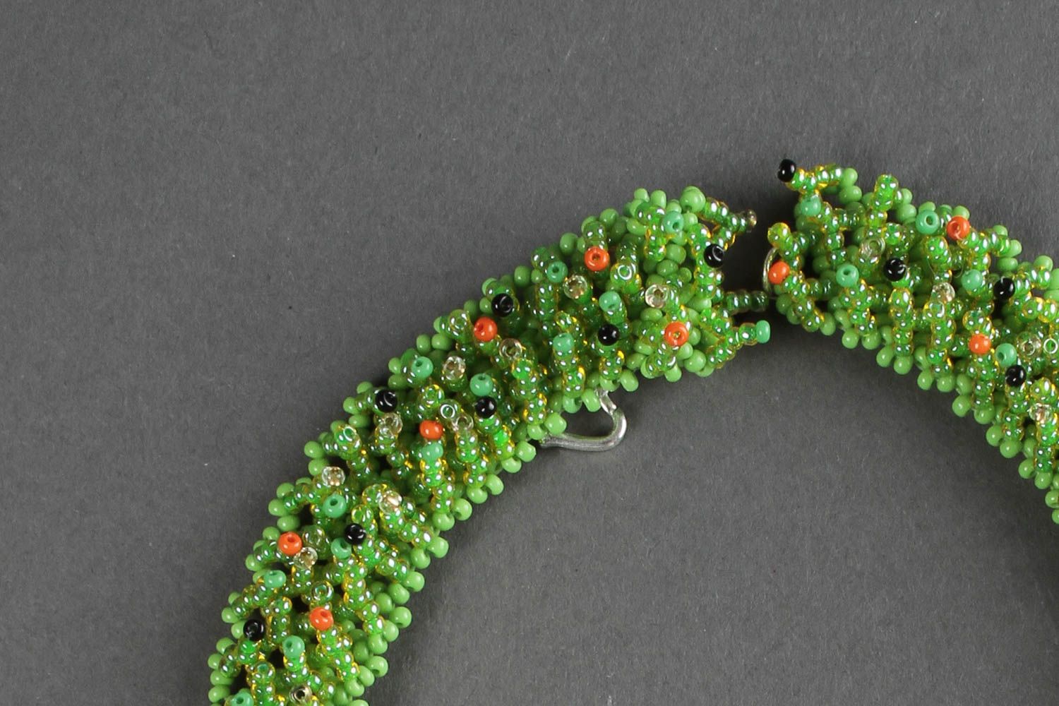 Колье из бисера украшение ручной работы зеленое ожерелье из бисера с цветком фото 5
