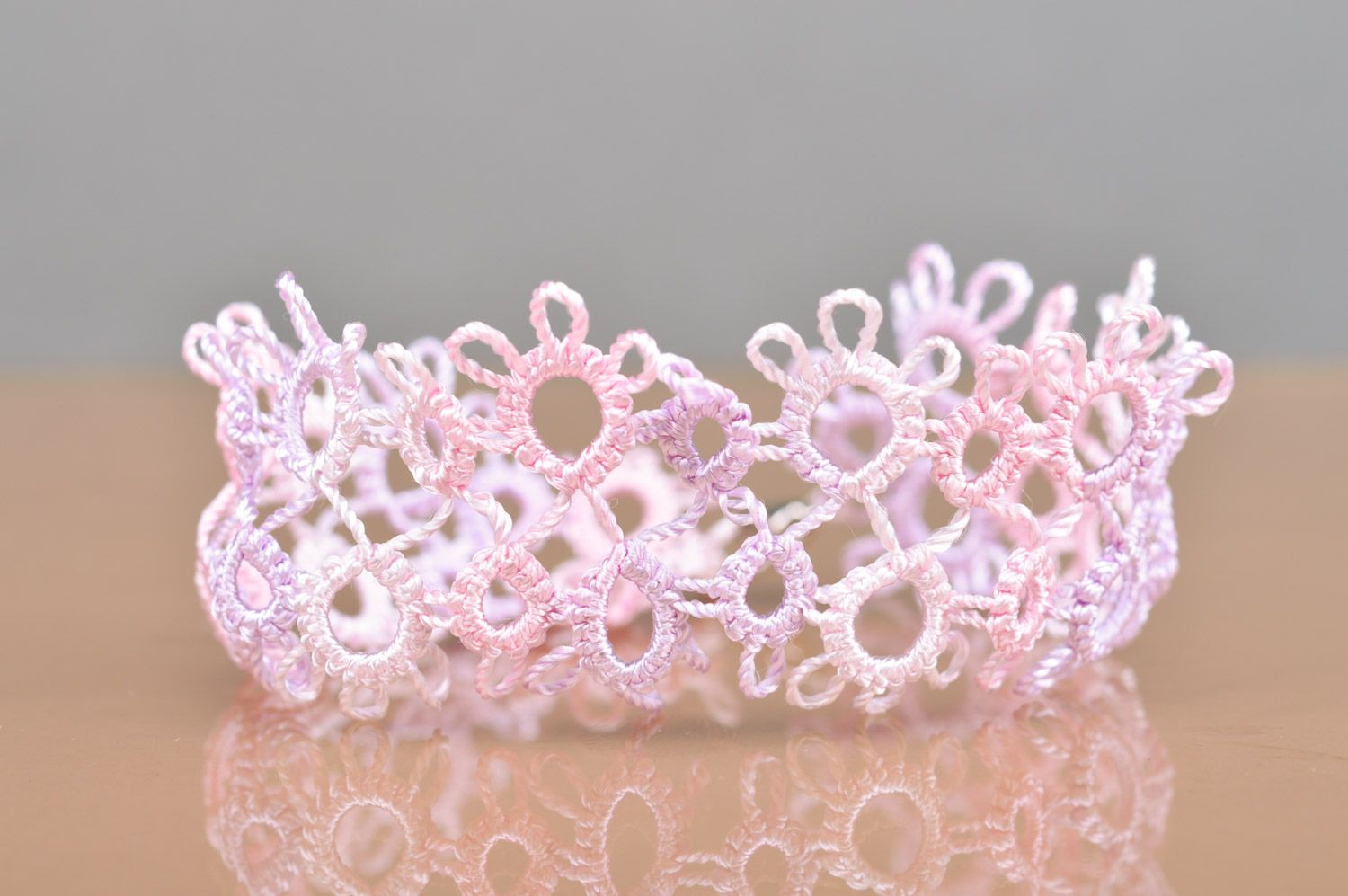 Geflochtenes rosa Armband aus Fäden in Occhi Technik für Frauen Handarbeit foto 2