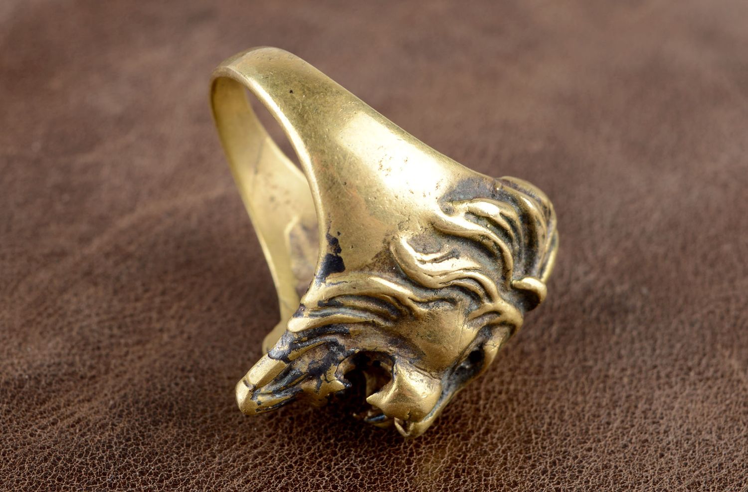 Кольцо ручной работы металлическое украшение женское кольцо с львиной мордой фото 1