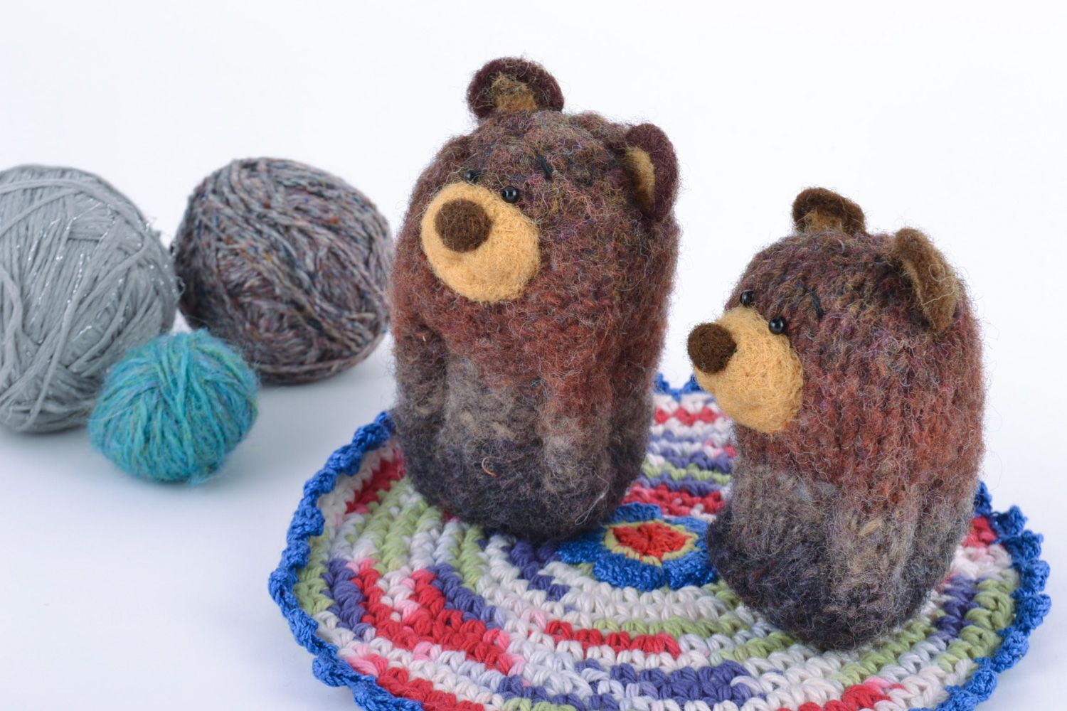 Set of handmade crochet wool toy bears for children 2 items photo 1